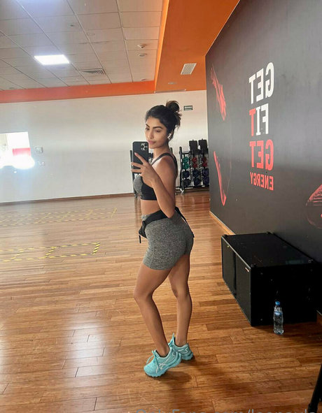 milf handjob onlyfans art naked pic