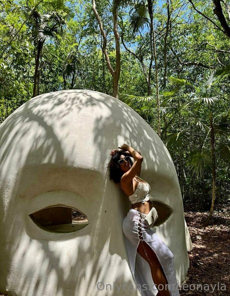 leonayla free pornstar images