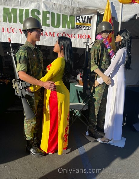 Cindy Starfall sexy model gallery