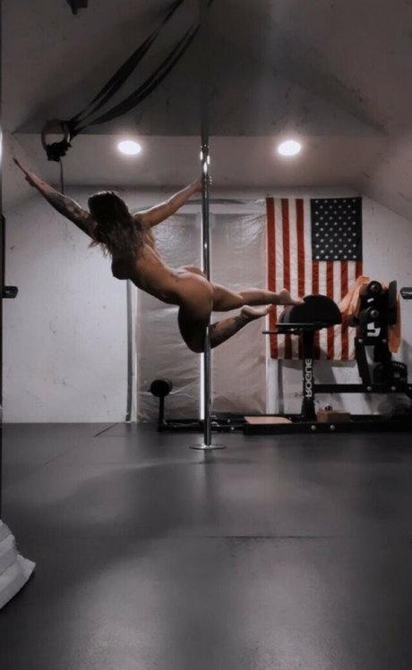 Lauren Pockevich nude star image