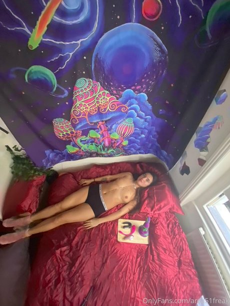 Area51Freak star erotic pics