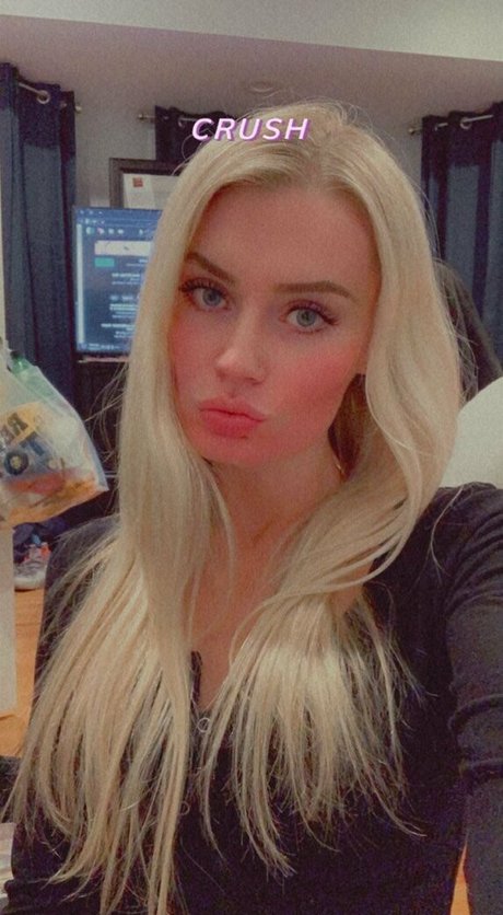 Laroseee pretty pornstar pictures