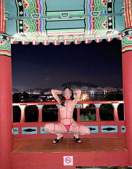 xoxo yuri sex star photos