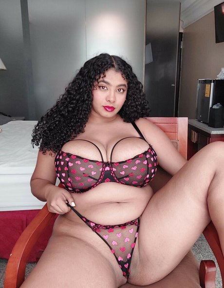 oiled ebony onlyfans nude photos