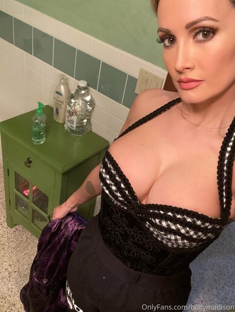 Holly Madison top actress photo