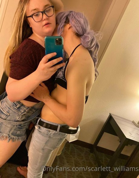 Scarlett Williams star top pics