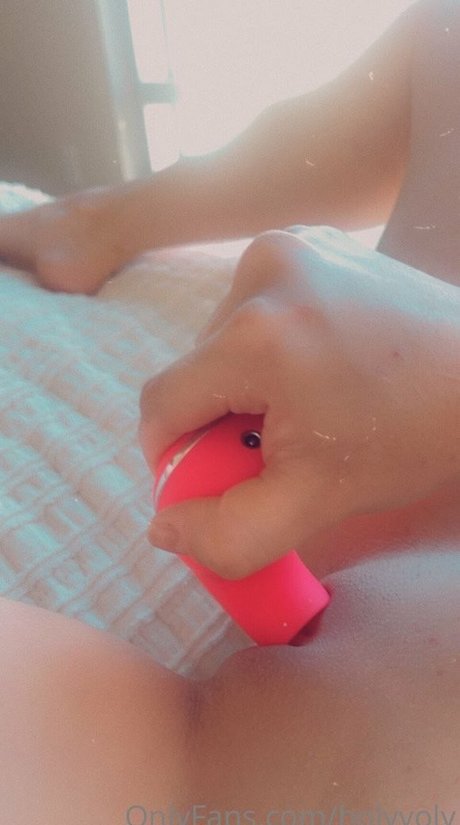 hollyoly naked pornstar photo