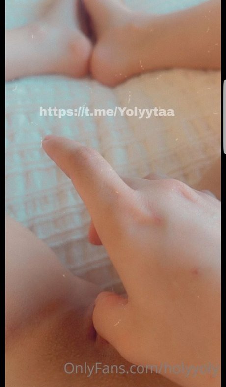 hollyoly star nude gallery