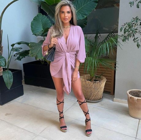 Nana Van Veghel best actress images