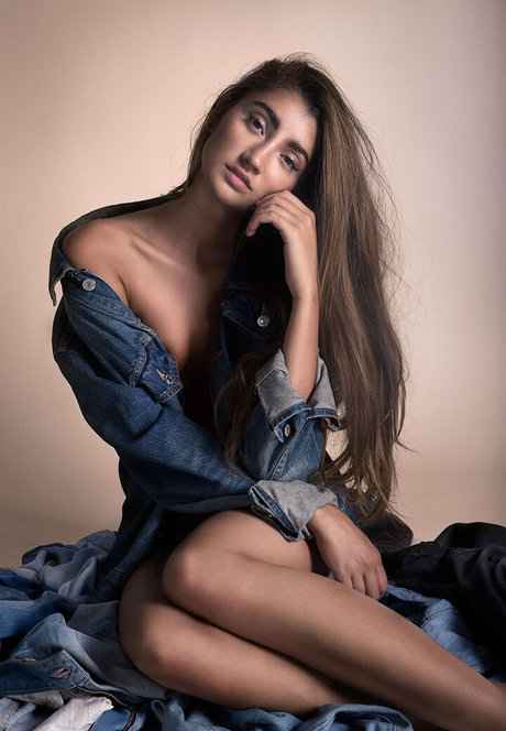 Paige Palmari pretty model images