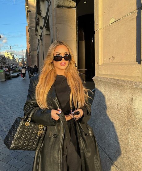 Lisa Amber model best gallery