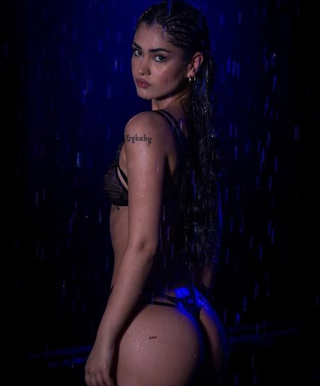 Naaz Torbati model beautiful img