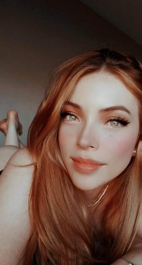 MsAmanda model naked images