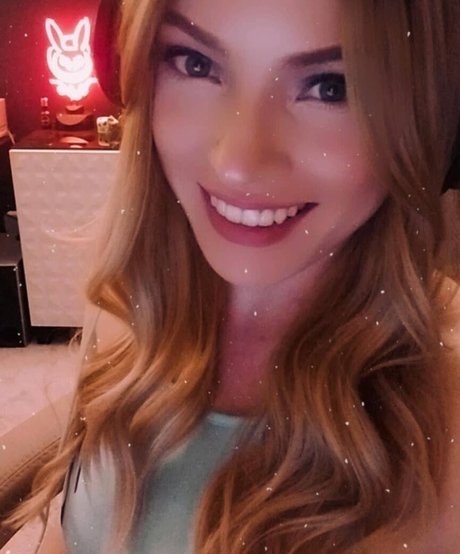 MsAmanda pornstar erotic pics