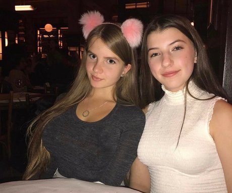 Elizabeth M pornstar xxx pic