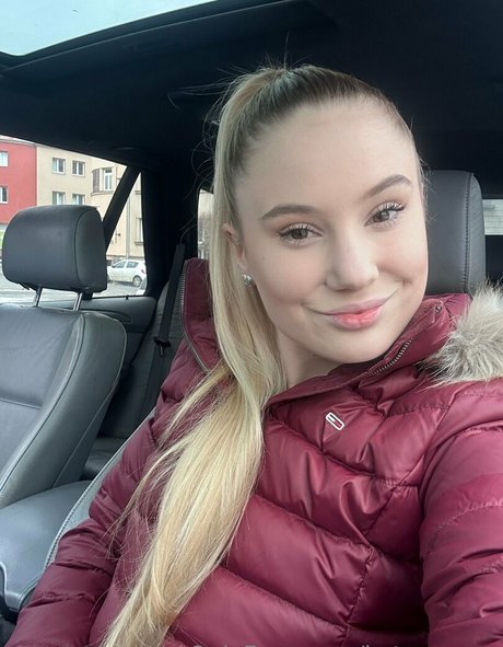 katemoonn xxx model image