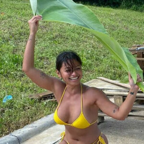 Sheila Snow nice star photo