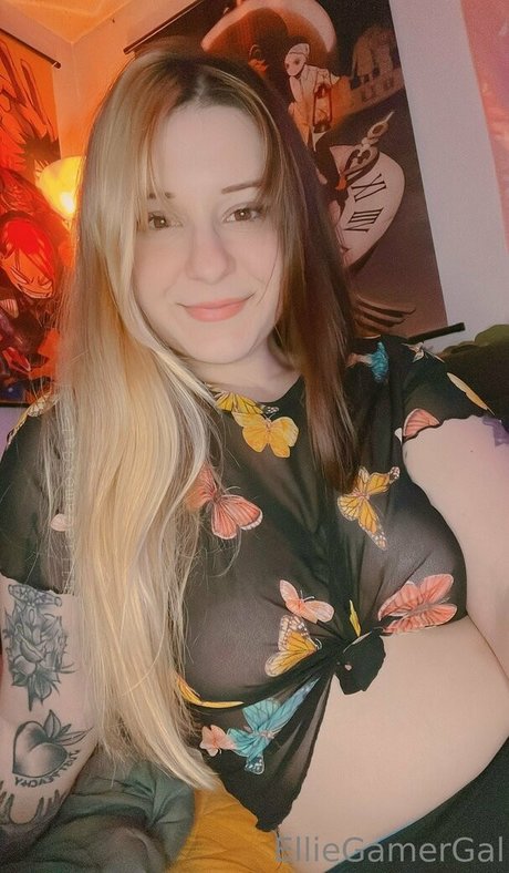 EllieGamerGal naked pornstar archive