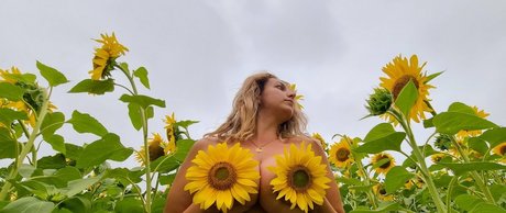 RedxXxVelvet model pictures