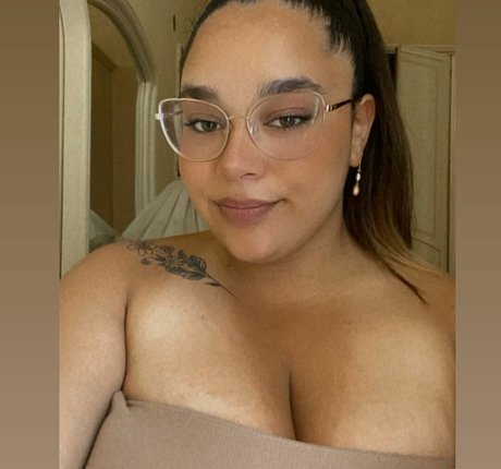 Letizia Scrivani nudes model photos