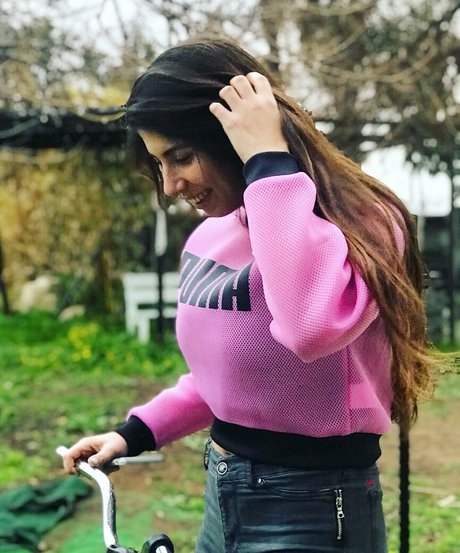 Daniella Yallouz naked model pictures