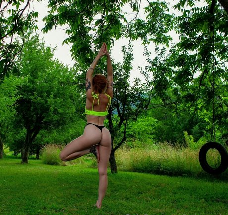 Baby red_ sexy model img