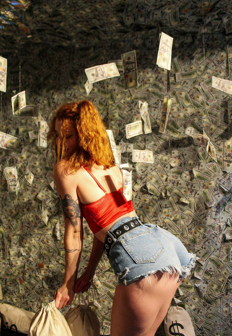 gym onlyfans pornographic pic