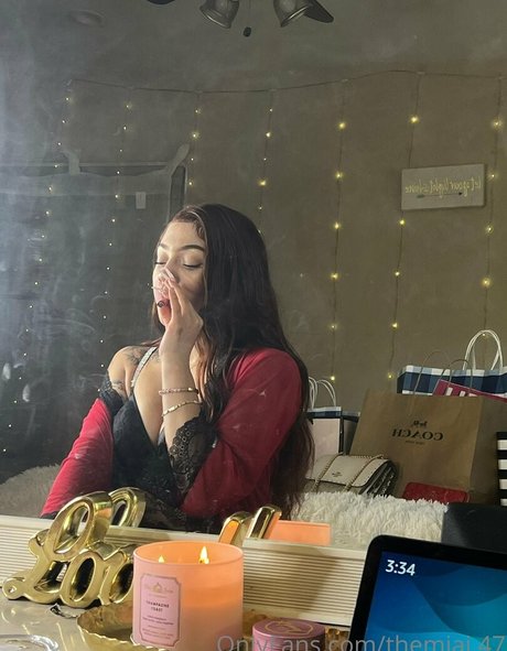 themiaj 47 star high quality photo