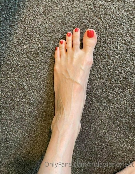 fridayfancyfeet pornstar sexy pics