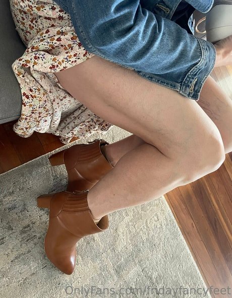 fridayfancyfeet Quick photo