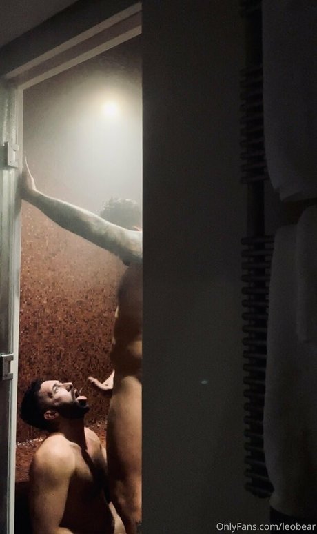 leobear top actress photo