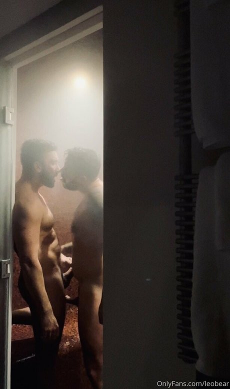 leobear pornstar exclusive images