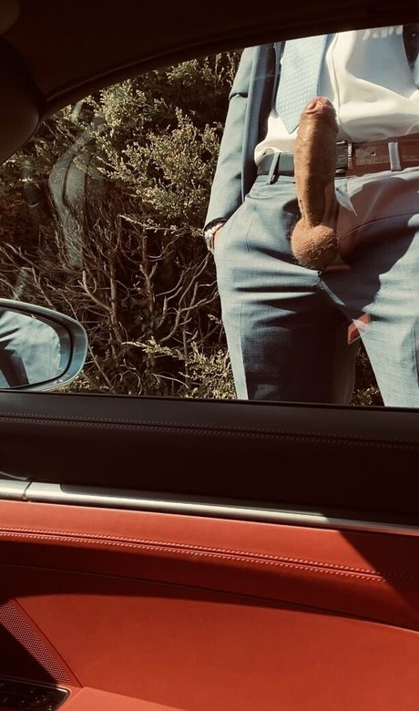 leobear naked model pictures