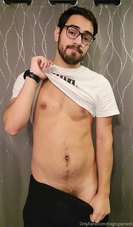tragicgaynerd pornographic model img