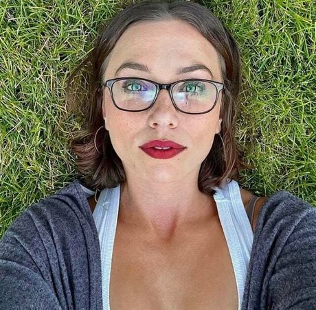 Nicole Mejia model pretty pictures