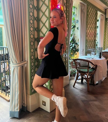 Fiona Simpson free model img