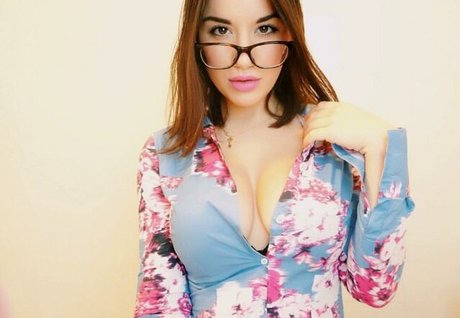 Frenchfever sex model image