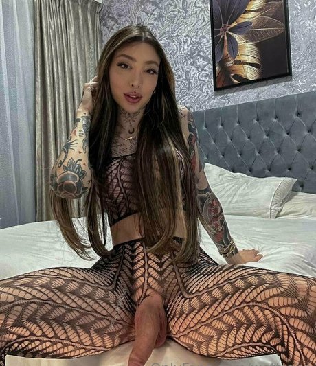 wettrans perfect actress pic