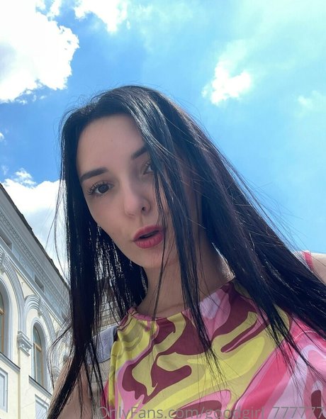 angelina crystal model nude images