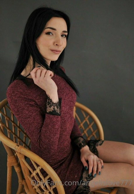 angelina crystal model adult gallery