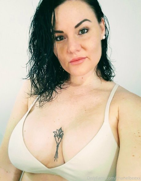 chanelbeexx nice model photo