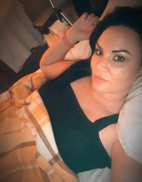 chanelbeexx sex pornstar picture