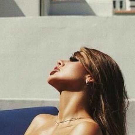 Hannah Gonzalez naked model pictures