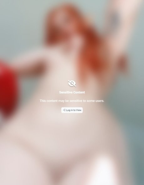 Sweet Candy sexy actress pic