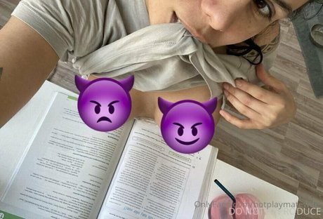 hotplaymatewife xxx model gallery