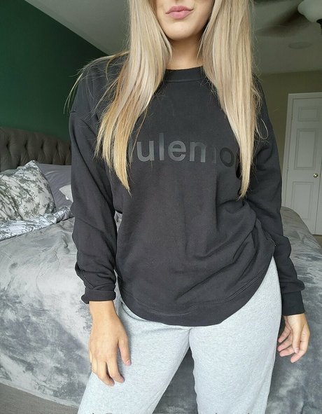 huge natural tits onlyfans art naked archive