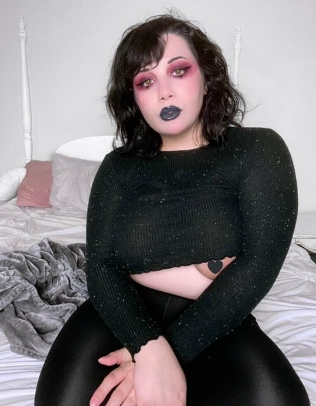 demonlewds model nude photos