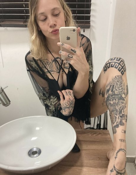 Gwen Stacy sex model picture