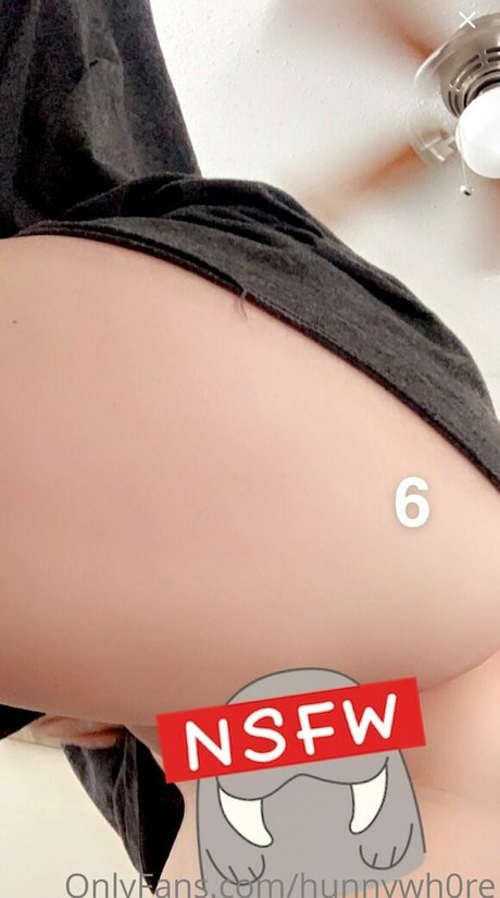 Hunnywh0re model adult pics
