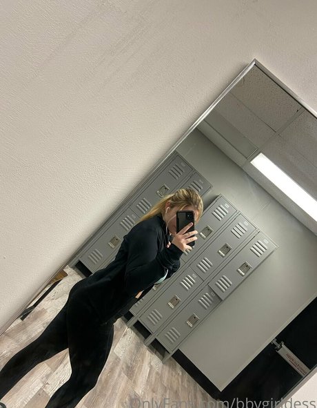 bbygirldess sex model photo